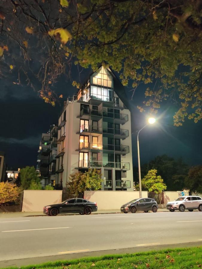 Latimer Loft - Christchurch Holiday Homes ภายนอก รูปภาพ