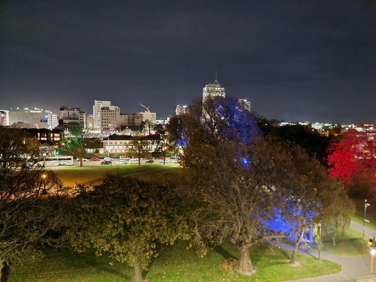Latimer Loft - Christchurch Holiday Homes ภายนอก รูปภาพ