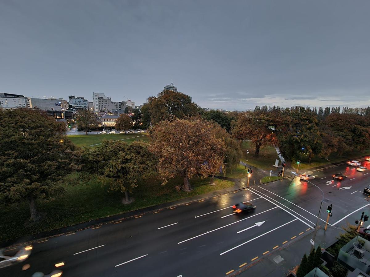 Latimer Loft - Christchurch Holiday Homes ภายนอก รูปภาพ