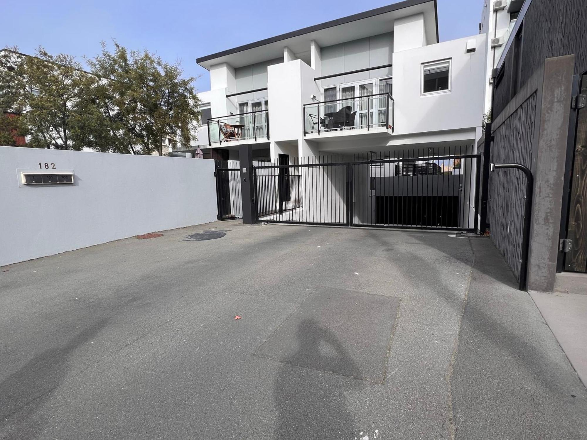 Latimer Loft - Christchurch Holiday Homes ภายนอก รูปภาพ