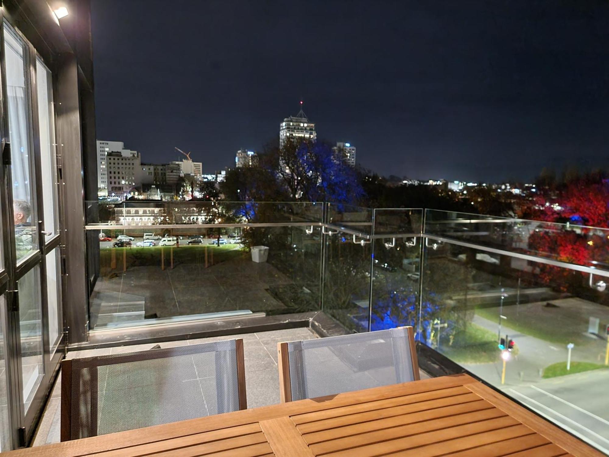 Latimer Loft - Christchurch Holiday Homes ภายนอก รูปภาพ