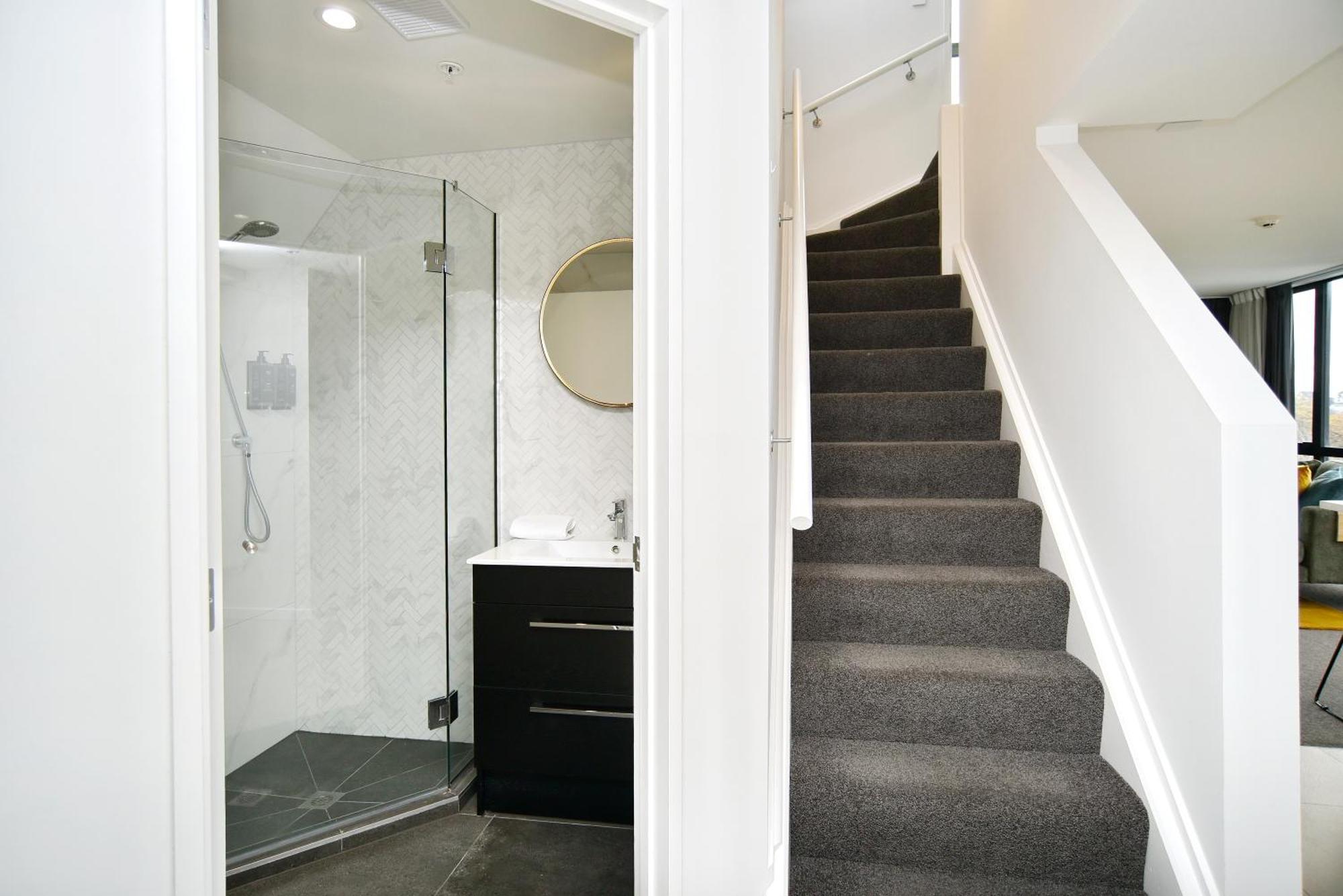 Latimer Loft - Christchurch Holiday Homes ภายนอก รูปภาพ